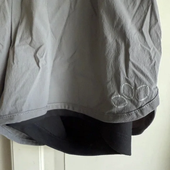 REI Co-op Active Running Shorts Womens Small‎ Gray Black Athletic Gym - Picture 6 of 6